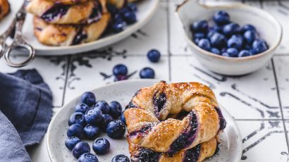 Blaubeer-Quark-Kringel aus Blätterteig